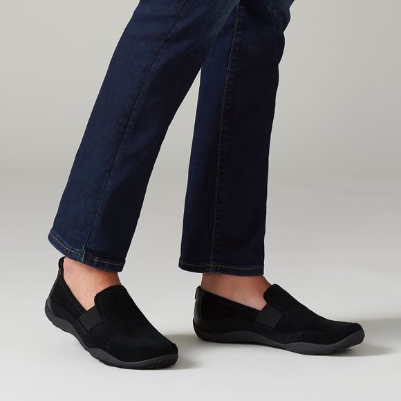 clarks wide fit womens